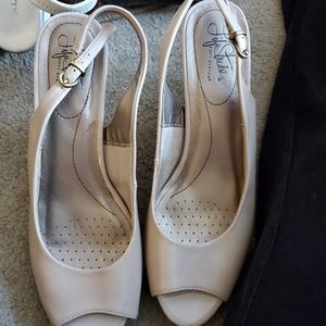 Womens slingback size 9.5